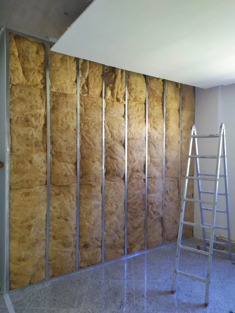 عازل صوت للحائط الخبر